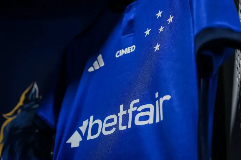 O Cruzeiro em Busca de um Novo Patrocinador Máster na Era Pedrinho BH
