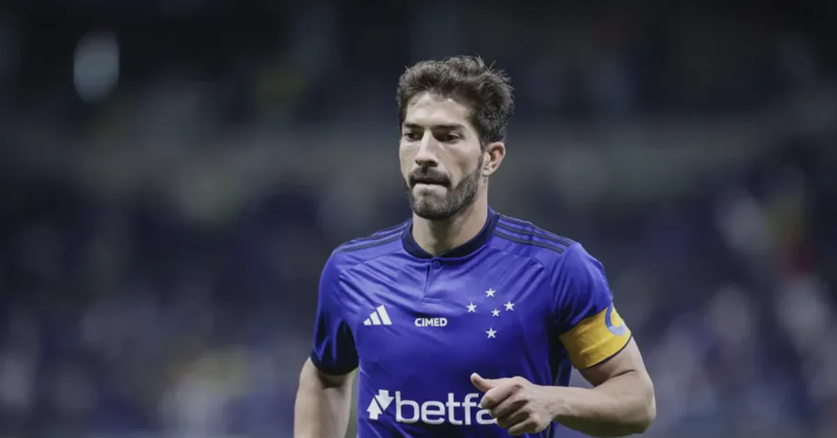 Cruzeiro e Lucas Silva: Negociação de Contrato em Andamento