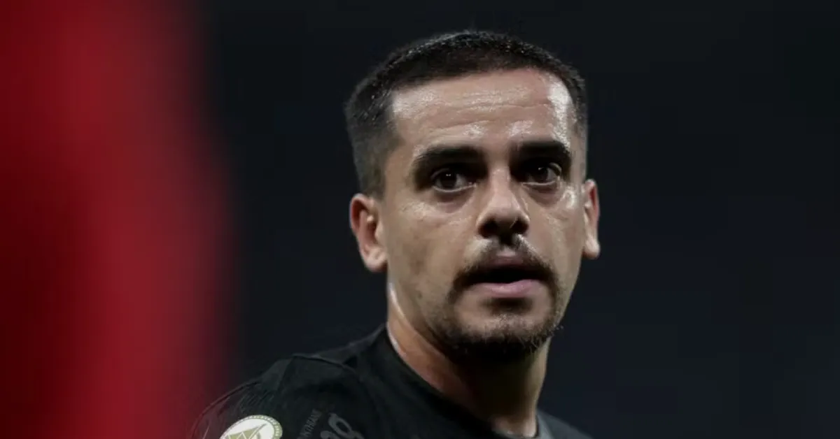 Cruzeiro Reforça Elenco com Chegada de Fagner e Eduardo