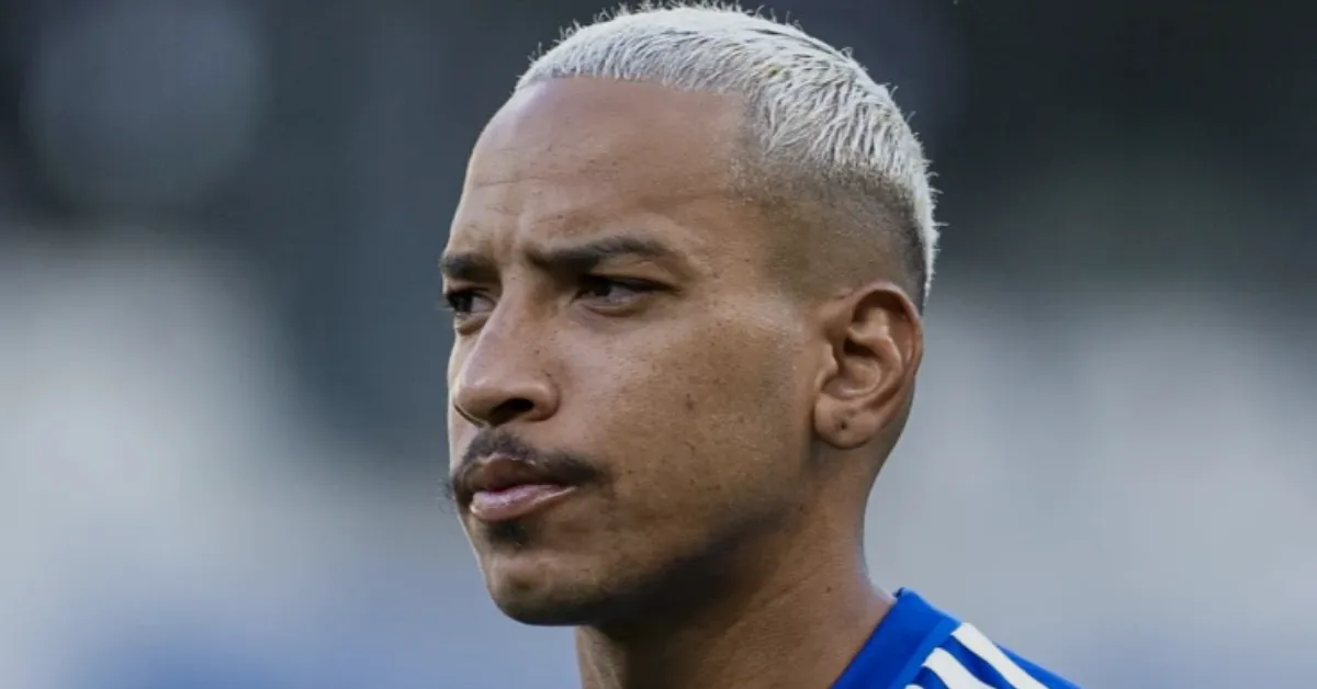 Matheus Pereira Retorna aos Treinos do Cruzeiro Após Nascimento do Filho