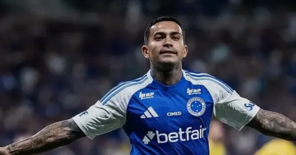 Futuro de Dudu no Cruzeiro: Agente André Cury Chega a BH em Meio à Tensão