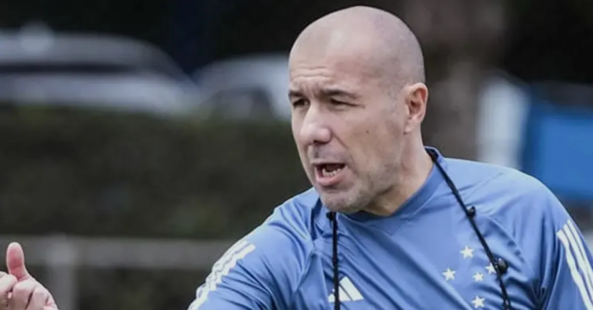 Leonardo Jardim, técnico do Cruzeiro, comenta saída de Dudu e 'erva daninha'