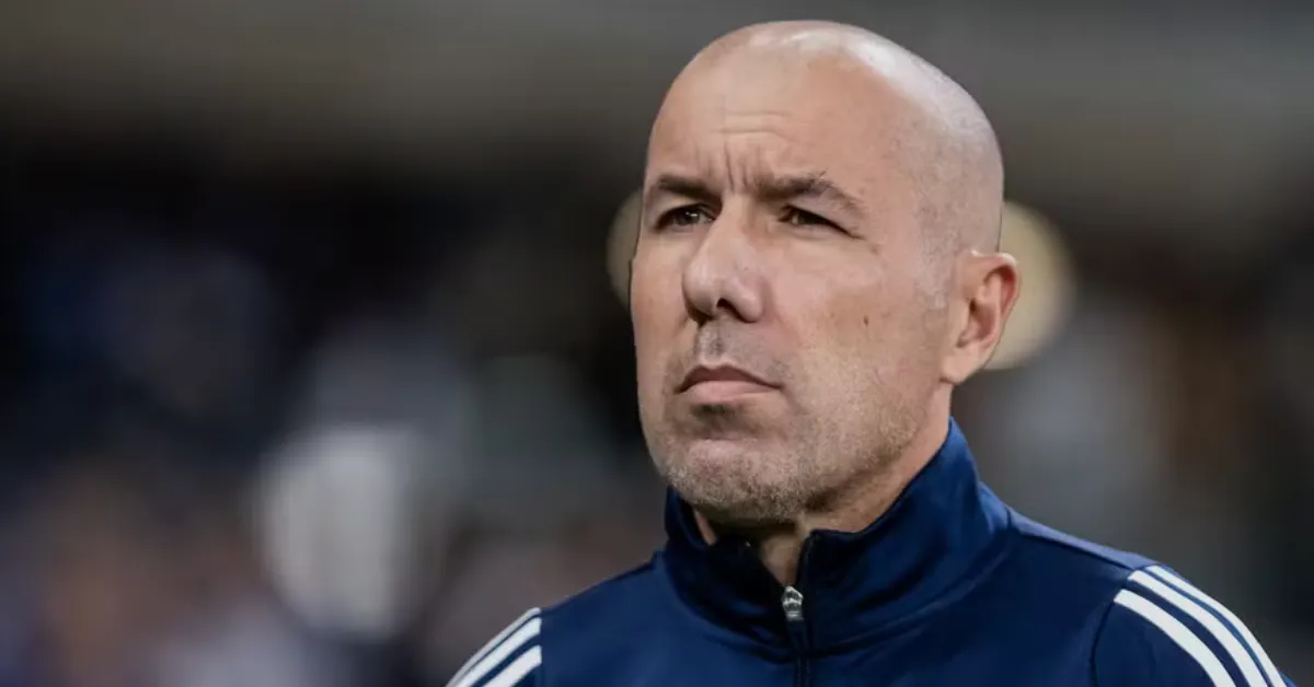Cruzeiro no Mercado: Análise da Estratégia de Transferências de Leonardo Jardim