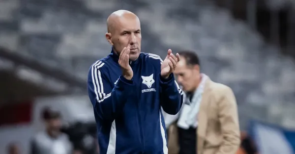 Cruzeiro: Leonardo Jardim e a Gestão das Férias dos Jogadores em Meio à Temporada de Futebol