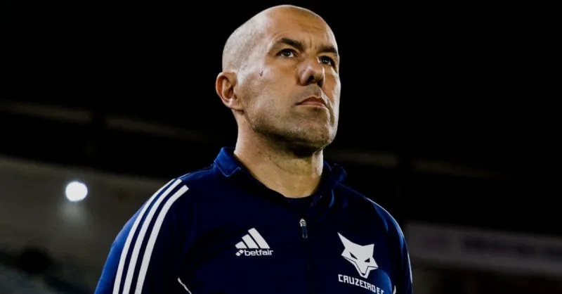 Liderança do Cruzeiro: A Visão Indiferente de Leonardo Jardim e os Impactos no Clube