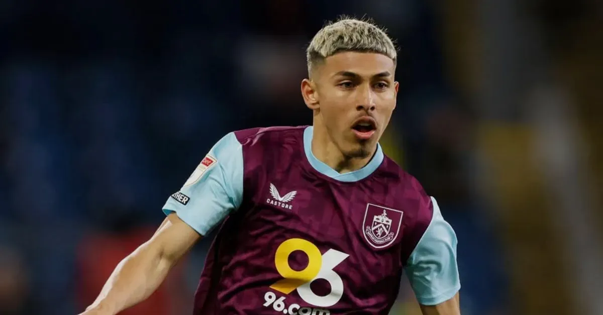 Alvo do Cruzeiro: Atacante da Premier League Jeremy Sarmiento Entra na Mira Celeste
