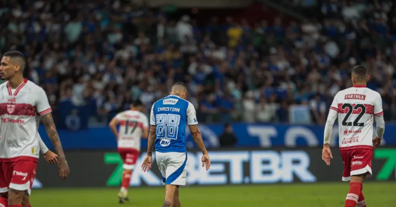 Arbitragem Em Foco: Lances Controvertidos Marcam Empate do Cruzeiro