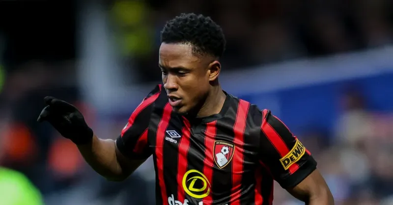 Cruzeiro mira Sinisterra: Reforço de Premier League e Seleção em Pauta