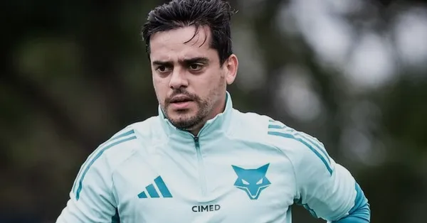 Fagner e Cruzeiro: Caminhos Opostos na Lateral Direita e a Ascensão de Kauã