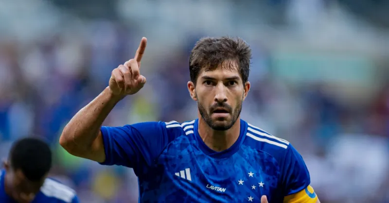 Lucas Silva: Recorde de Jogos em Temporada e Legado no Cruzeiro