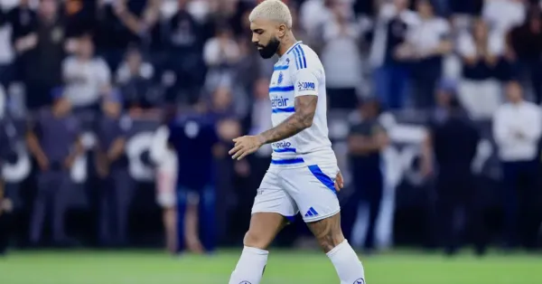 Cruzeiro: Muro da Toca da Raposa Amanhece Pichado em Protesto Contra Gabigol