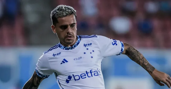 Fagner no Cruzeiro: Lateral rescinde com Corinthians e assina