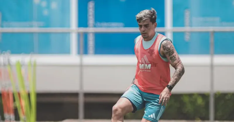 Fagner renova com Cruzeiro até 2026 e se despede do Corinthians com recado