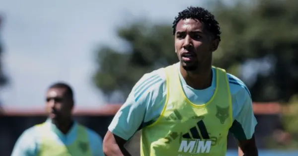 Tite Confia em Ryan Guilherme: Jovem Volante Ganha Espaço no Cruzeiro para 2026